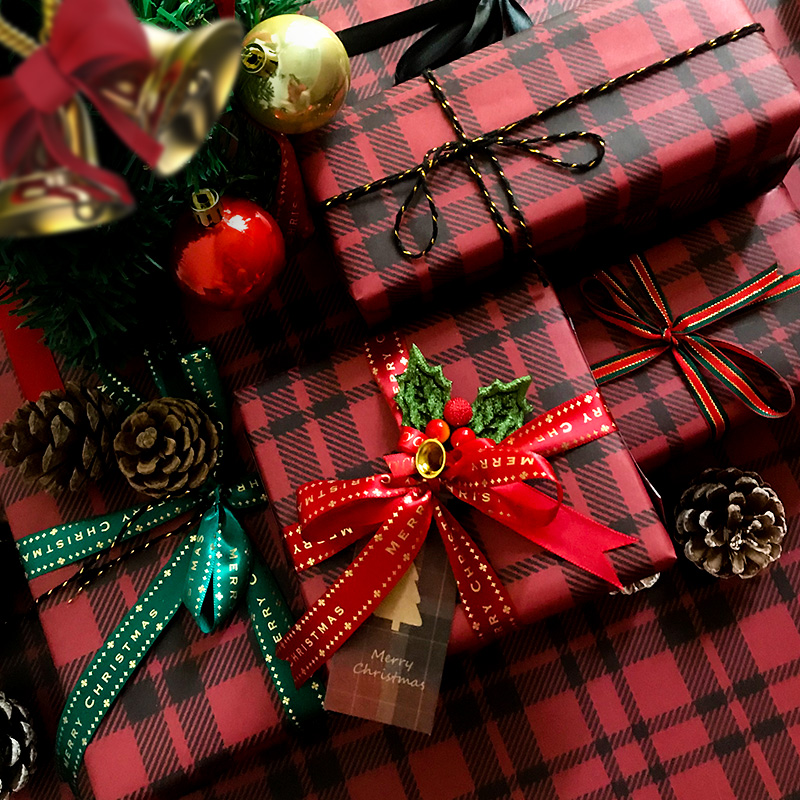 Gift gift wrapping paper material Christmas red creative grid love lover couple birthday gift box cartoon