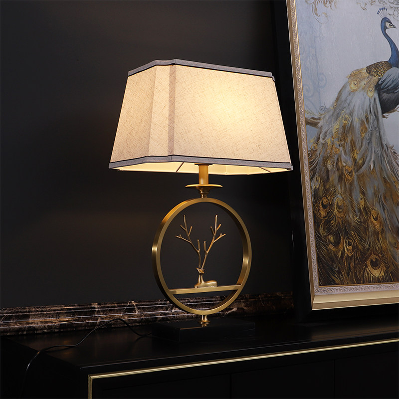 New Chinese all-bronze table lamp Living room atmosphere lamp book room Bedroom bed head lamp Villa Hotel Deer Corner China Wind Luminaire