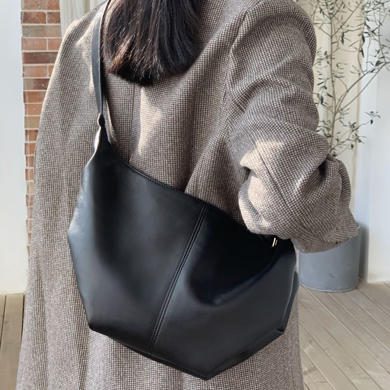 Bag women 2021 new Korean version cross-body bag large-capacity dumpling bag soft leather tote bag all-match trend shoulder bag