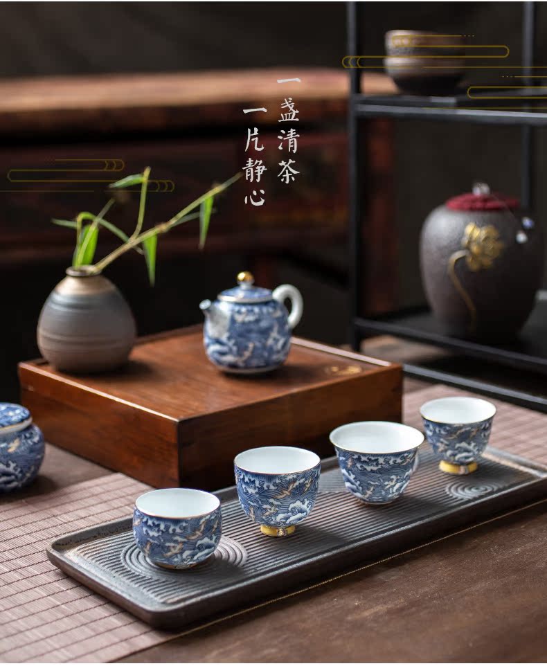 Blue and white porcelain cups send Yang kung fu tea set sample tea cup manually set of gold craft high dehua white porcelain cup master