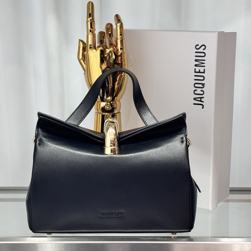 2026 New Model Jacquemus Large-Capacity Handbag with Sculptural Design, High-End Genuine Leather Bag, Personalized Bag