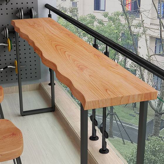 벽에 단단한 나무 발코니 바 테이블 좁은 테이블 연철 긴 테이블 홈 바 테이블 밀크 티 숍 높은 테이블과 의자 조합