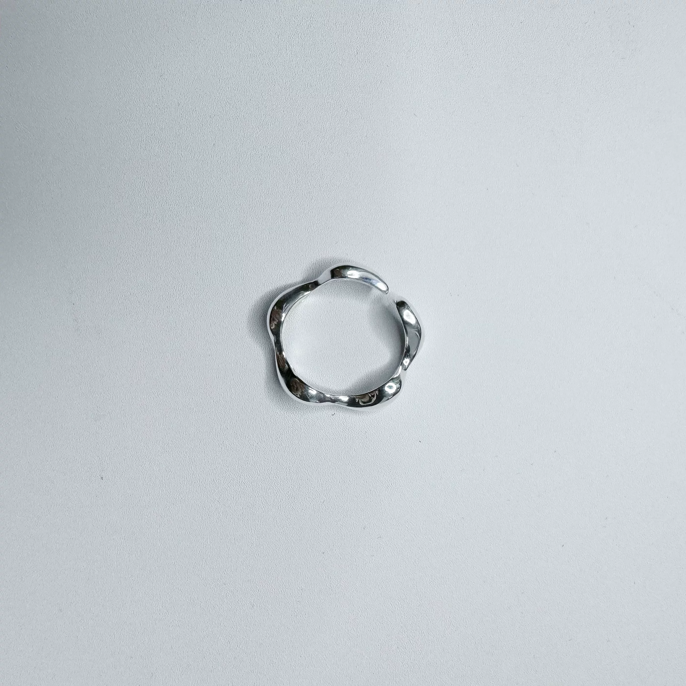 Wavy one size brand small design ring, silver 925 sample
