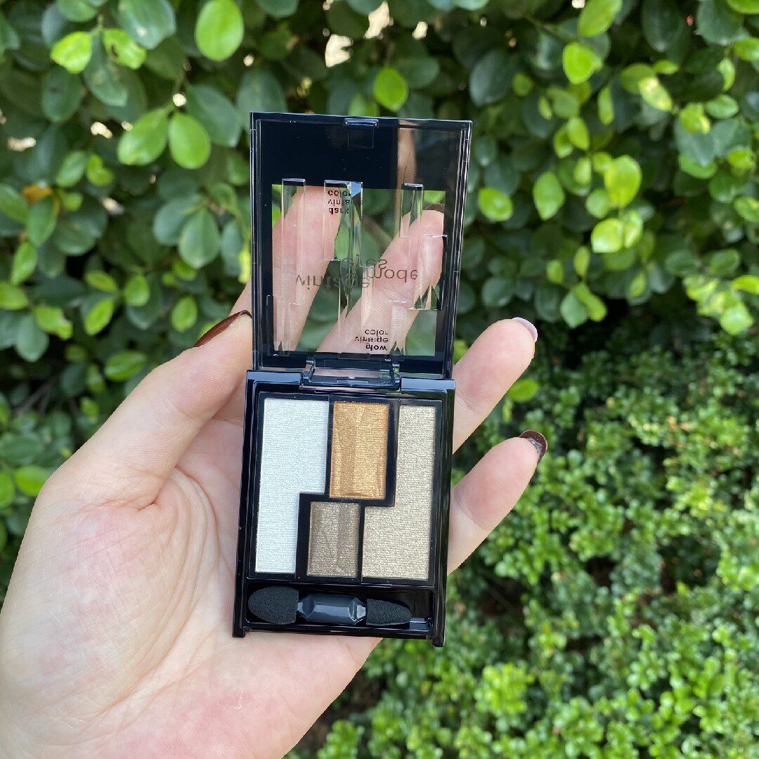 The retro superbeauty combined earth color for about 22 years.