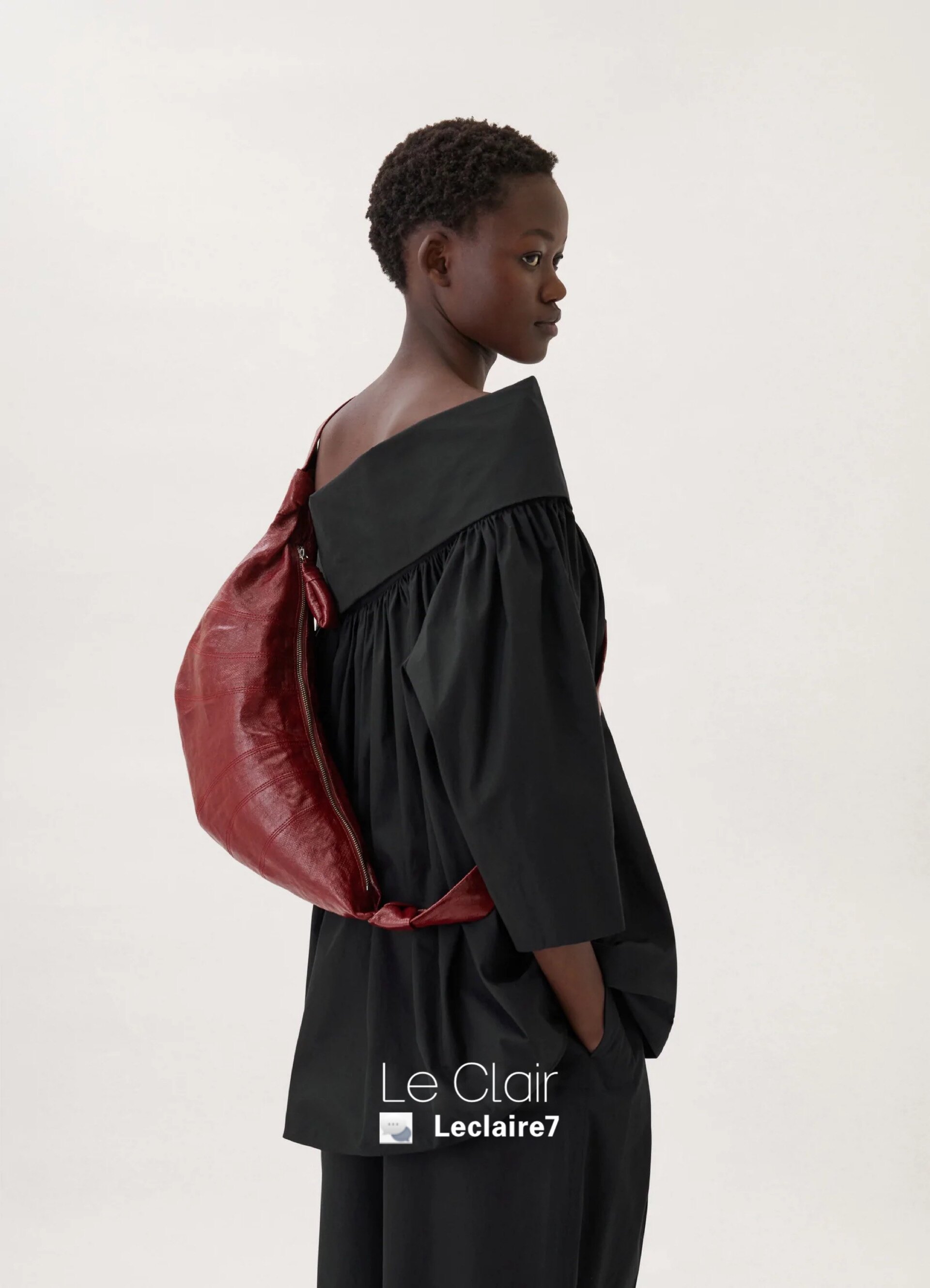 Lemaire Black Cream Crimson Linen Coated Patent Leather Crossbody Dumpling Croissant Croissant