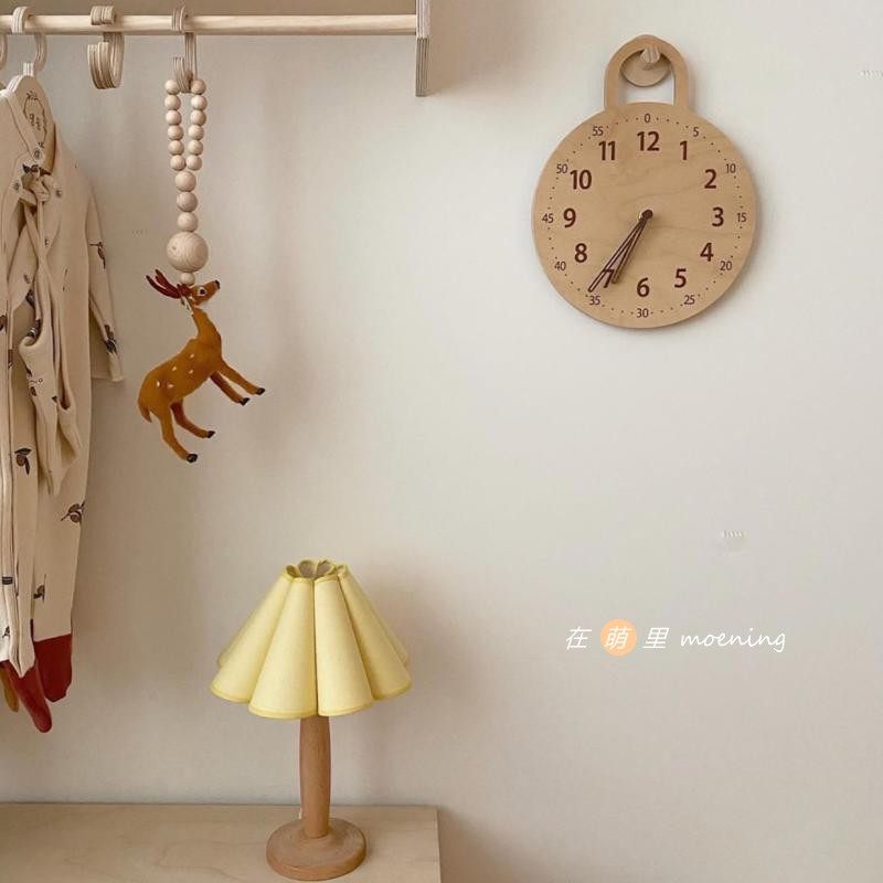 ins Korean version of the home solid wood mute clock wall wall clock simple digital clock bedside table clock decorative clock