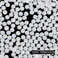 500 белых половины белого наполовину жемчуга составляют около 500 штук