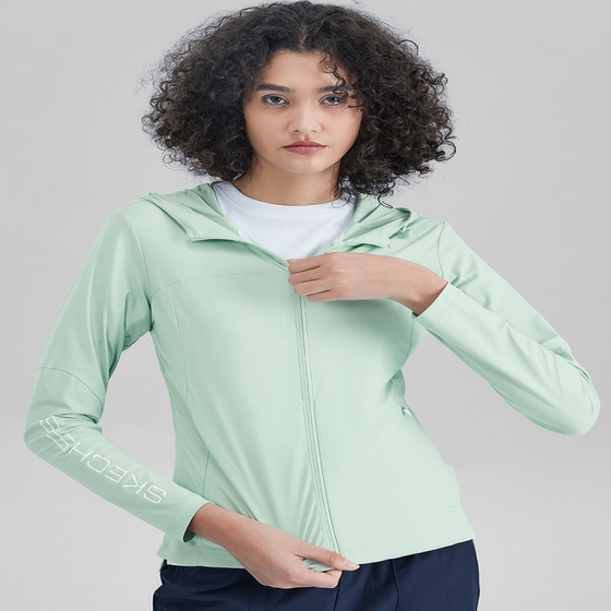 
Skechers Knitted Sunscreen Jacket for Women's Summer New Comfortable Cool Hooded Top P223W023
