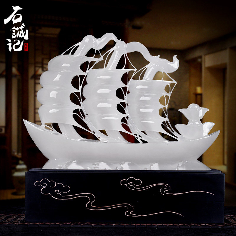 ShiCheng notes the new Chinese sailing jade sculptures with a smooth opening, a gift home wine cabinet decorations stone swaying pieces