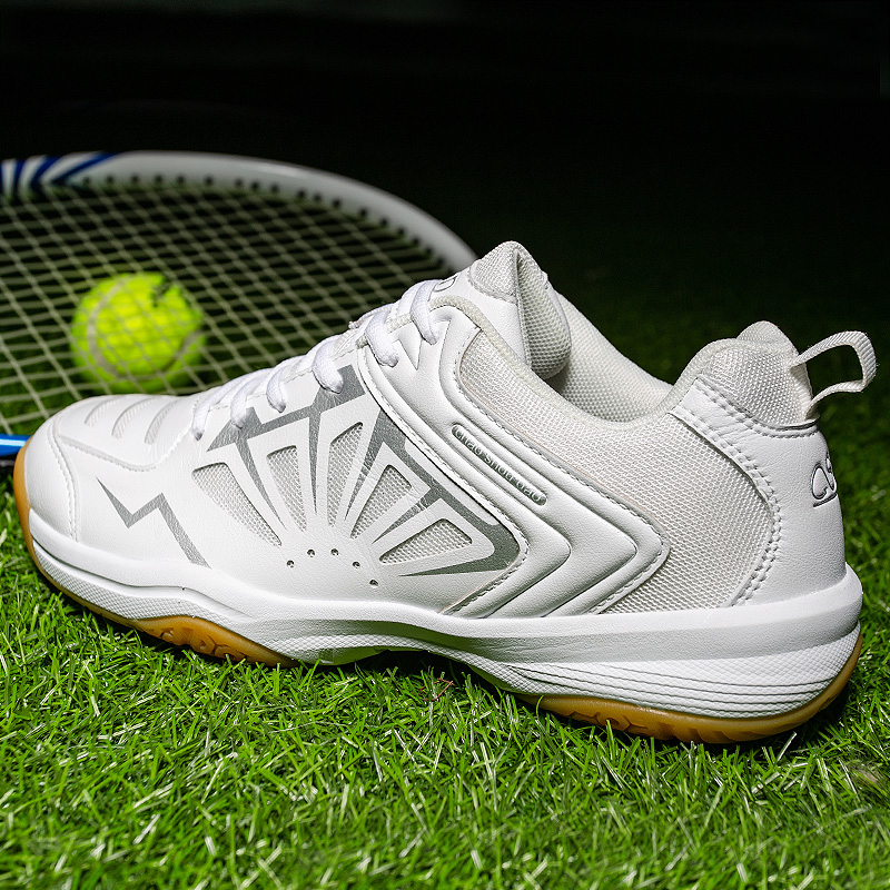 2022 new summer white and blue professional badminton shoes for men and women breathable wear-resistant ultra-light shock-absorbing tennis shoes table tennis shoes