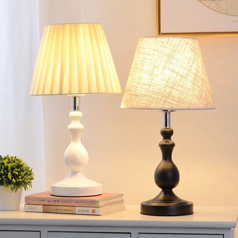 Table lamp Bedroom bed Modern simple household Nordic American Wrought iron living room lamp Warm creative Romantic bed lamp