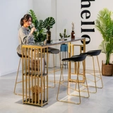 Светлый роскошный бар и стул Комбинированные домохозяйственные мраморные перегородки от салона красоты.