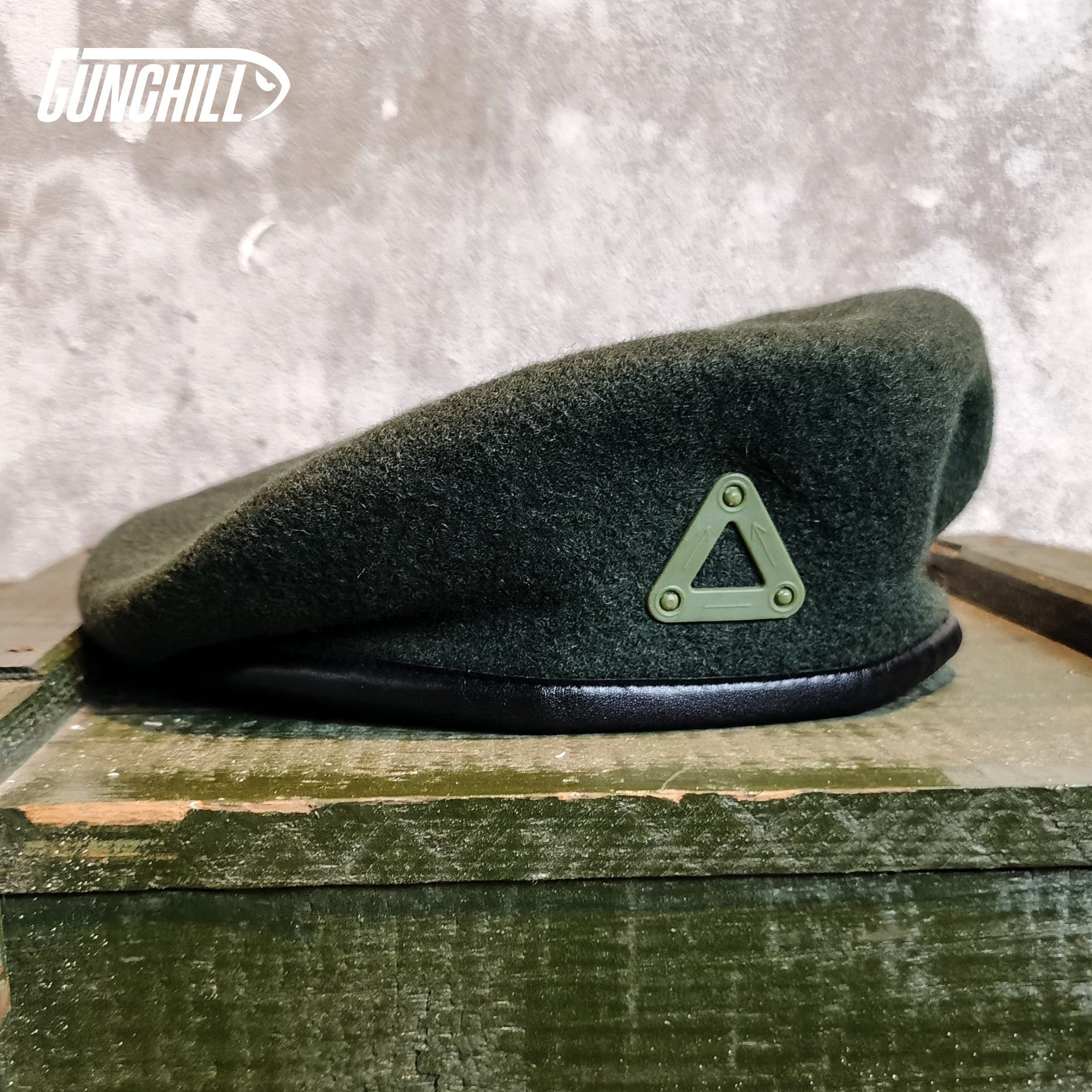 GUNCHILL autumn and winter military style national tide men's tough daredevils classic badge olive green warm land beret