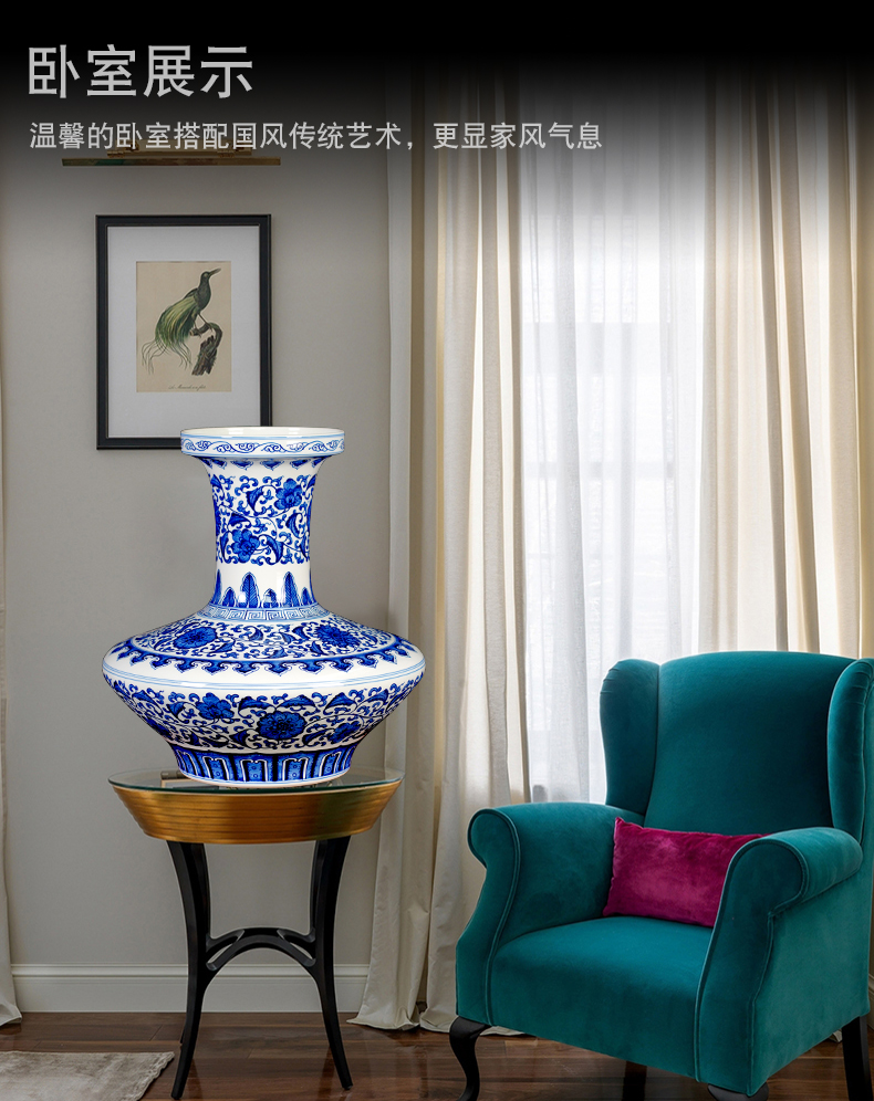 Jingdezhen blue and white porcelain masters hand wrapped branch lotus bottles of furnishing articles furnishing articles study French TV ark, household act the role ofing is tasted