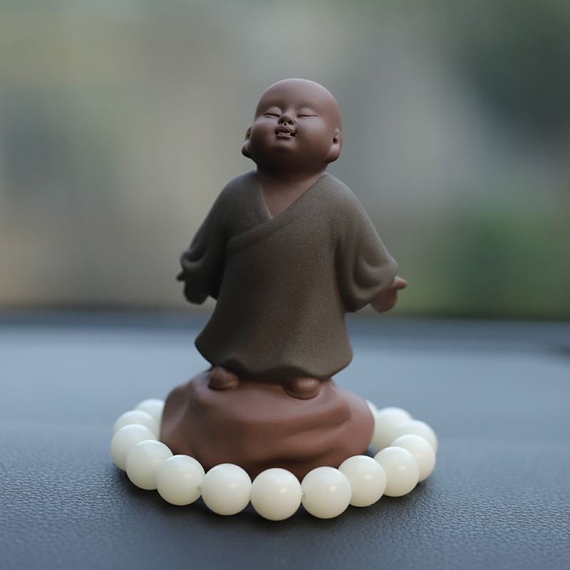 High-end Car Perfume Creative Decorations Personality Car Accessories Pendulum car fragrant lavender red lotus little monk