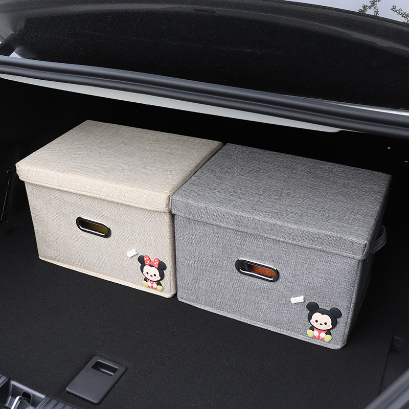 Car with trunk containing box Creative practical on-board finishing box in-car folding and containing deviner