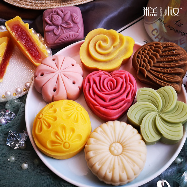 糕叔 日式和果子流心月饼礼盒 天猫优惠券折后¥22.99包邮(¥82.99-60) 糕叔 日式和果子流心月饼礼盒 天猫优惠券折后¥22.99包邮(¥82.99-60)