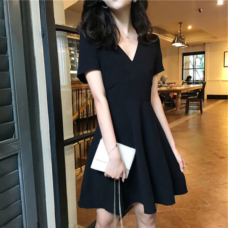 Large size women's clothing 2022 super fat MM summer dress V-neck slimming belly-covering dress Western style age-reducing fat sister A-line skirt