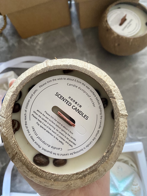 Natural Coconut Shell Scented Candles and Coffee Bean Souvenirs from Sanya, Hainan, Creating a Mood for Birthdays and Valentine's Day Gifts