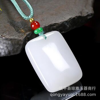 Xinjiang golden silk jade white jade butterfly jade pendant nine-tailed fox flower bread brand no matter brand pendant live supply
