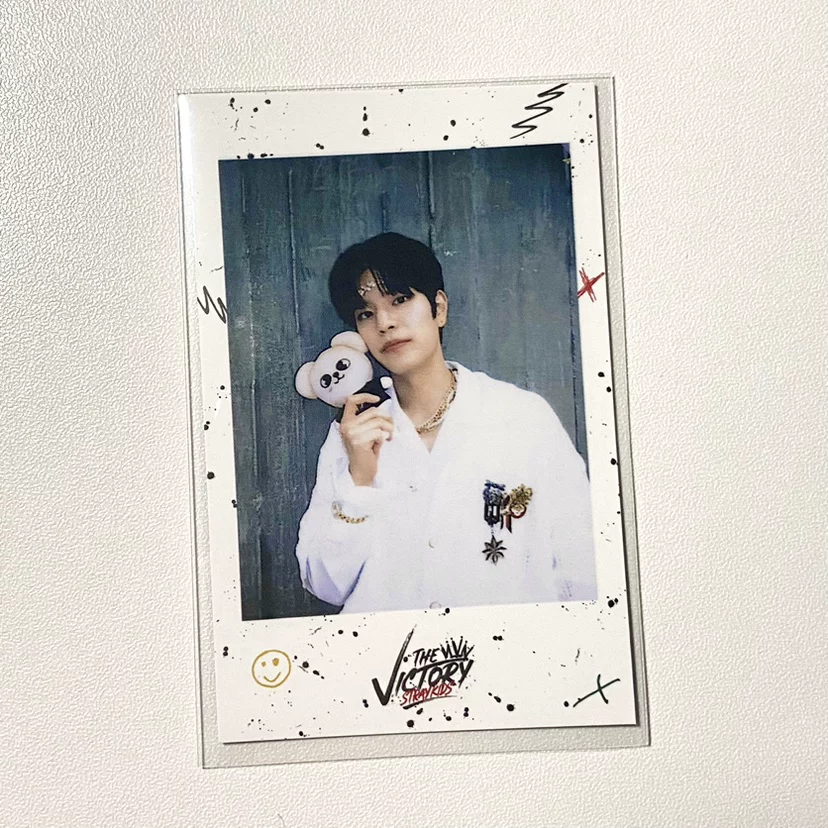 Официальный небольшой настольный календарь Stray Kids SKZOO с фотографиями SKZ Huang Yanchen Li Longyi Li Yanhao