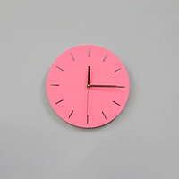 Розовые круговые часы часы