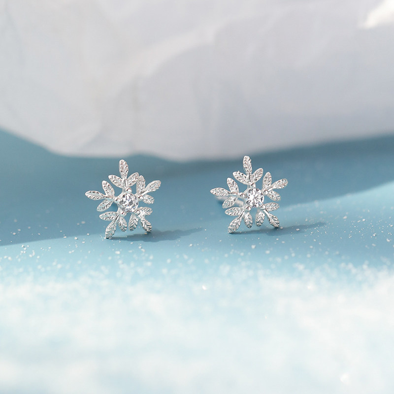 Alley South 925 pure silver Snow floral earbuds Japan-ROK inlaid with sweet and beautiful Personality Earrings Temperament Brief FRESH EARRINGS