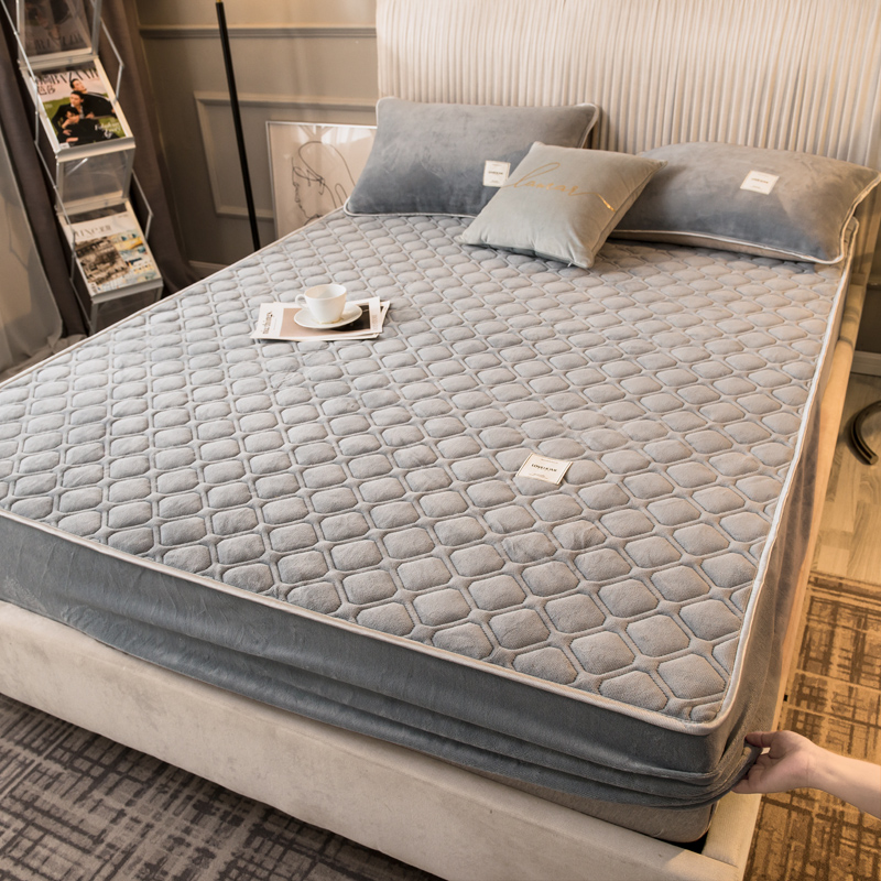 Coral velvet quilted fitted sheet one piece winter thickened milk velvet flannel bed cover all-inclusive non-slip mattress protector