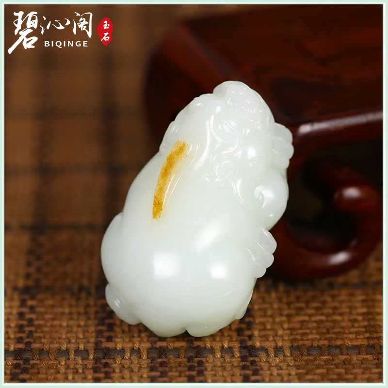 Biqingge (Master Li Yu)Oil-run Xinjiang Hetian jade seed material Sheep fat jade Pixiu handle jade lone product