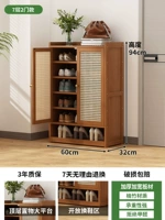 Две двери и семь этажей — дышащая пластиковая дверь из ротанга.