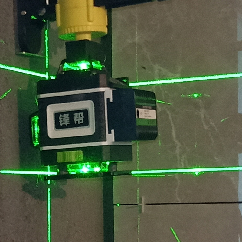 12-wire wall sticker 16-wire automatic leveling level instrument green light high-precision strong light thin line outdoor horizon