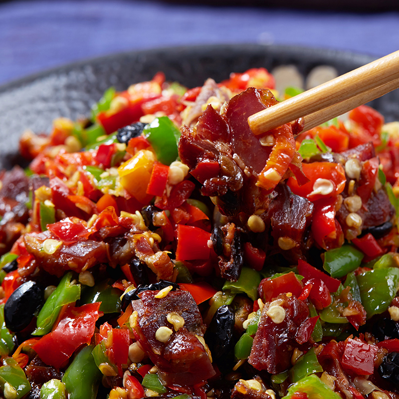 2 bottles of Hunan special production chopped chilli duck legs lower rice dish homemade farmhouse appetizers appetizers Pepper Duck leg Spiced Spicy Mixed Pasta Sauce