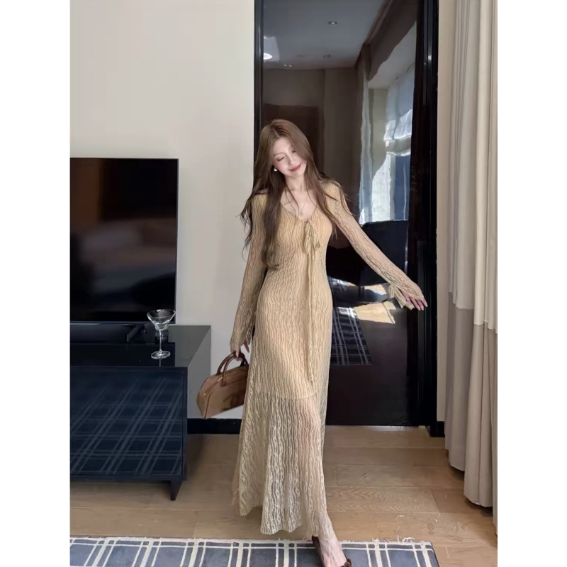 Resort-Style Slightly Sheer Dress for Women, Summer Flared Sleeve A-Line Dress, French-Style Slim Fit Pure Desire Style V-Neck Long Dress Resort-Style Slightly Sheer Dress for Women, Summer Flared Sleeve A-Line Dress, French-Style Slim Fit Pure Desire Style V-Neck Long Dress