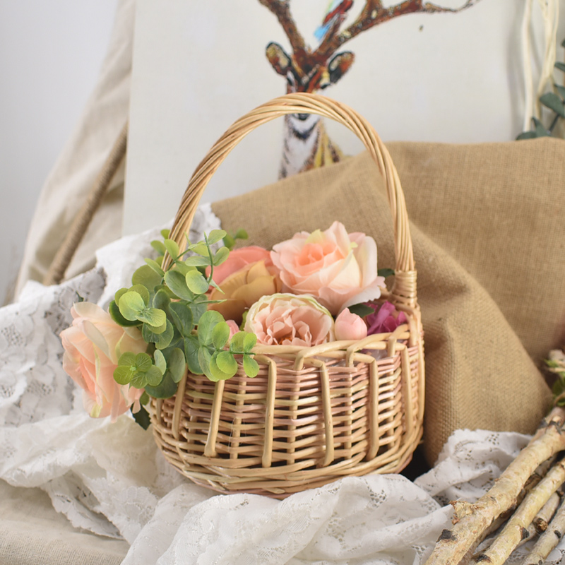 Floral flower basket Petal Wedding Flowers Child Hand Small Flower Basket Willow Chicato Basket Dried Flower Flower Arrangement Wedding Props