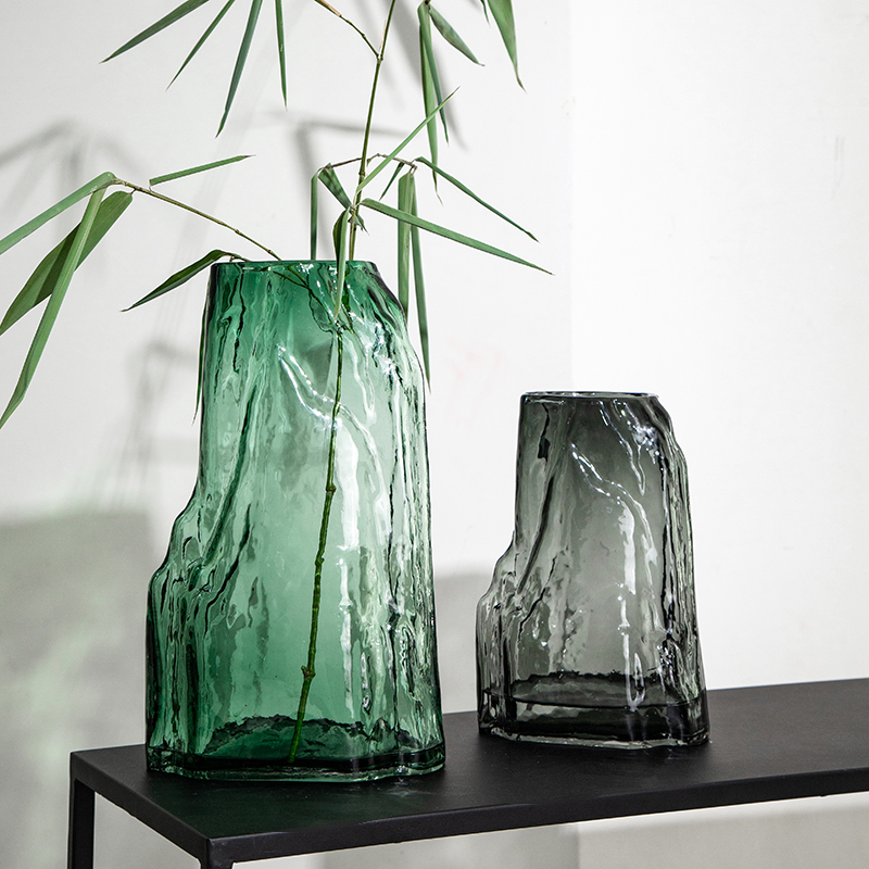 New Chinese Art Creative Vase Glass Insert Vase Light Lavish Styling Mesh Red Pendulum with Profiled Hydroponic Dining Room