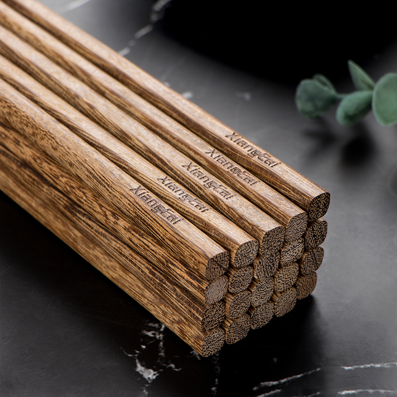 Fragrant color new chicken winged wood chopsticks Family with non-slip solid wood Express high temperature resistant quality wood 10 Double Chinese New Year