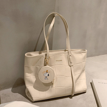 2022 Texture Package Bag Women 2021 New Superior Sense Skew Satchel Design Ocean Gas Large Capacity Commuter Tote Bag