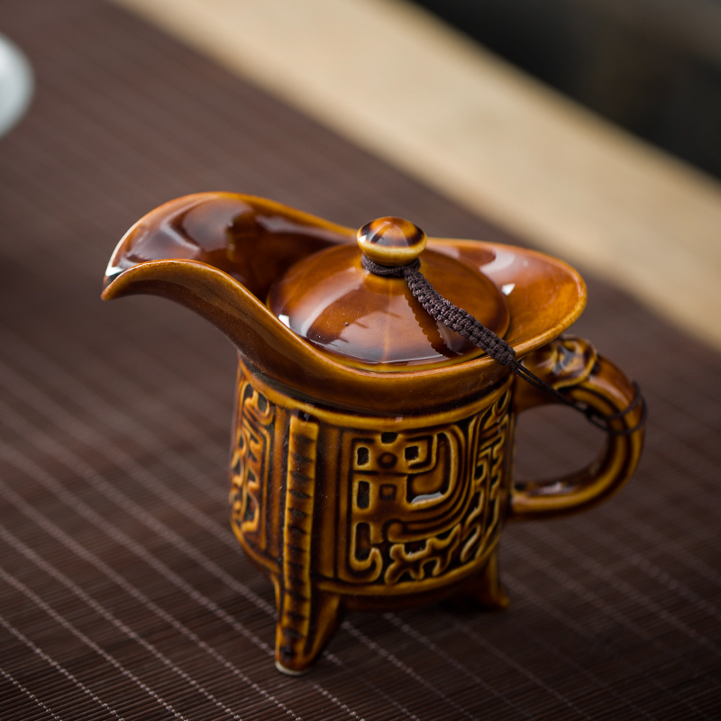 Art hin ceramic cup three foot cup wine suits for high pot liquor liquor cup after the ancient wine wine bottles in the style of the ancients