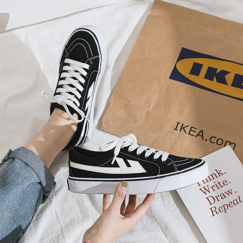 Pull back canvas shoes female ulzzang Korean version 2022 autumn new student couple black sneakers