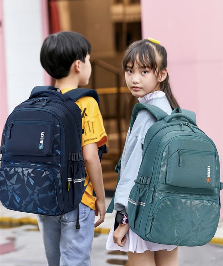 Elementary school super lightweight school bag girls 13th to 6th grade reducing the burden of the ridge protection backpack waterproof backpack boys