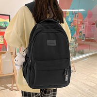 Черный значок, зеленый шейный платок