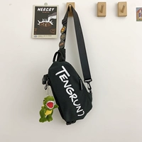 Черный (с большой подвеской и значком тиранозавра)