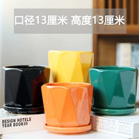 Четыре средней смесь и сочетание оранжевого, желтого, желтого черного черного цвета