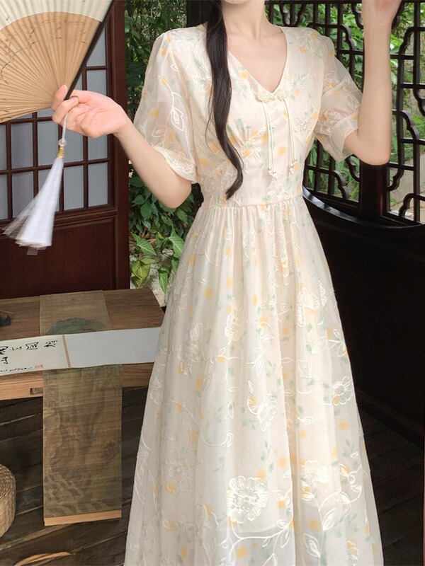 New Chinese-Style National Style Dress with Button Closure, V-Neck, Heavy Embroidery, Summer Plus-Size Floral Fairy Long Dress for Women