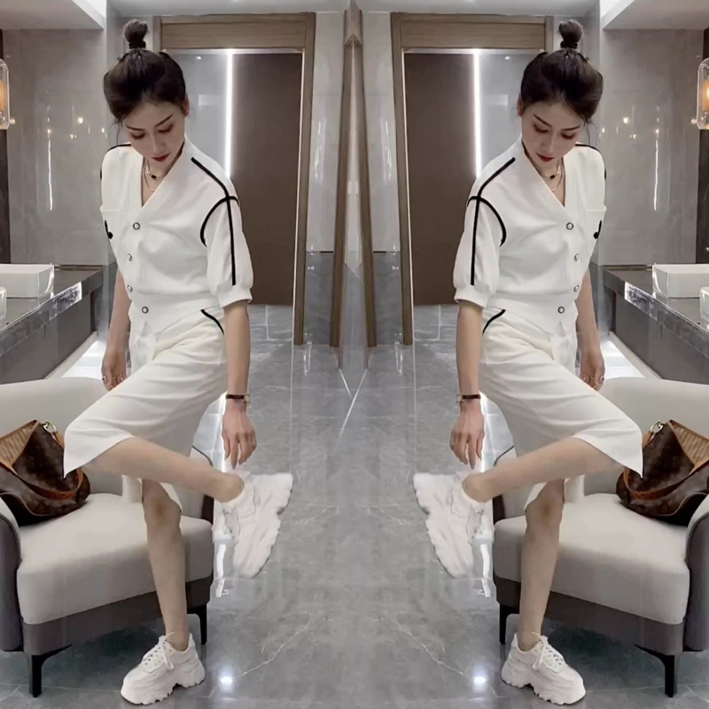 2022 summer new casual fashion sports skirt women's European goods Western style fashionable sweet sweater skirt two-piece tide