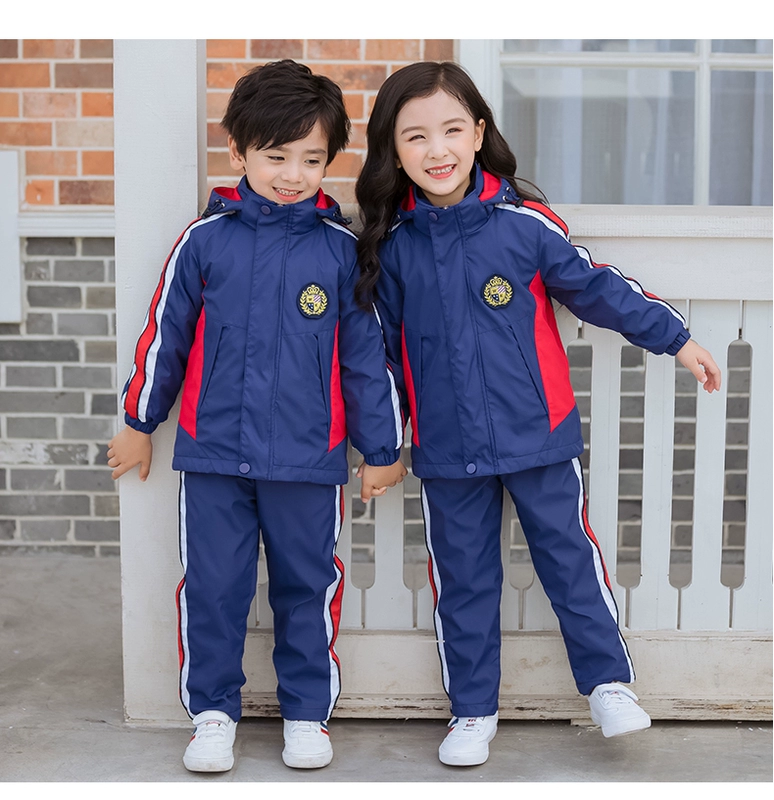 Quần áo mẫu giáo đồng phục học sinh tiểu học mùa thu và mùa đông phù hợp với bé trai và bé gái ba trong một ấm áp lớp Andes tùy chỉnh - Đồng phục trường học / tùy chỉnh thực hiện