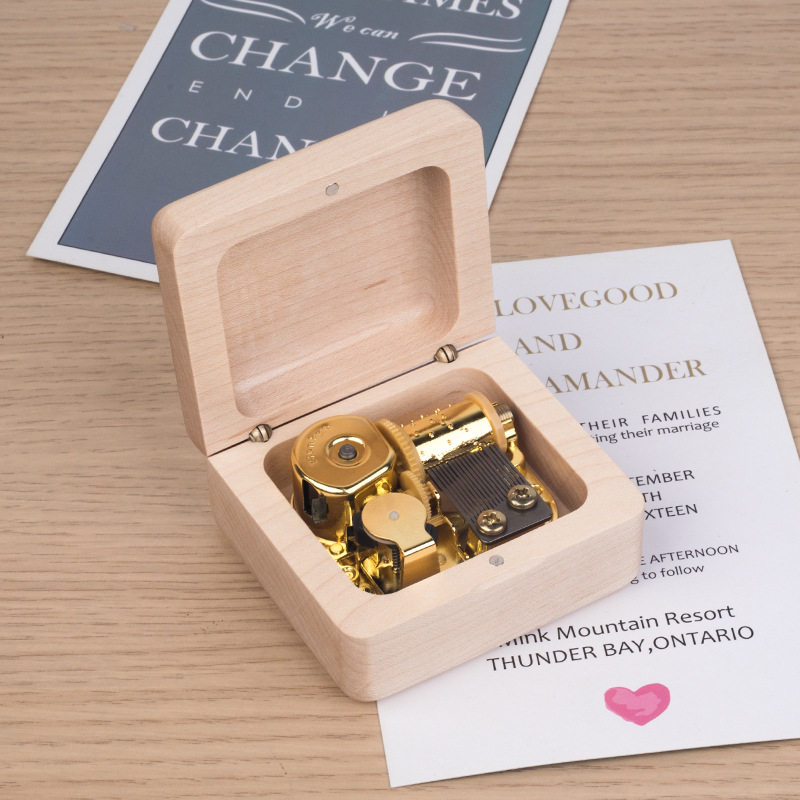 Wooden clockwork music box music box retro creative birthday gift wooden gift for boyfriend and girlfriend lettering engraving