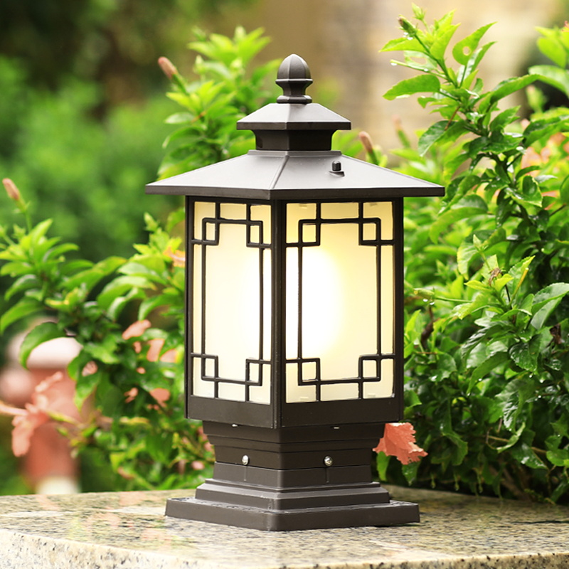 Outdoor solar column lamp new Chinese waterproof garden pillar column outdoor villa walled door pier courtyard lamp