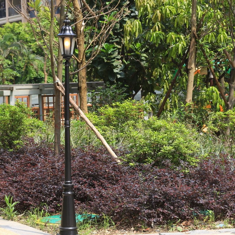 Outdoor Patio Streetlight Waterproof American Retro Hallway Walkway Lamp Eurostyle Outdoor Villa Garden High-Lever View Light