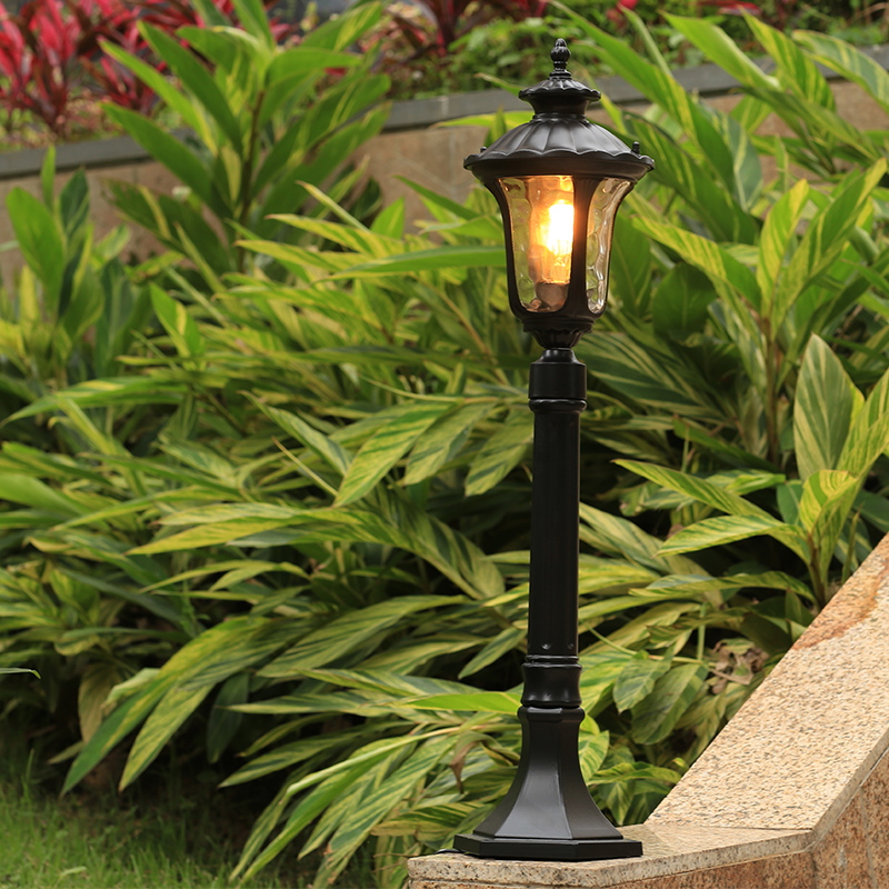 Outdoor garden lawn lamp waterproof American simple grass walkway lamp outdoor European villa garden landscape street lamp